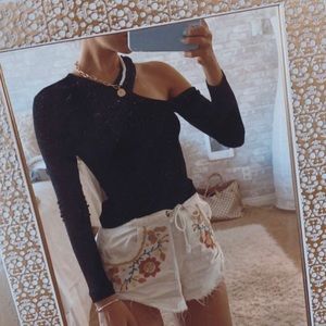 Privacy Please Black Top